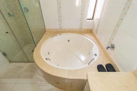 Apartamento à venda com 300m², 5 quartos e 3 vagasBanheiro da Suíte 3