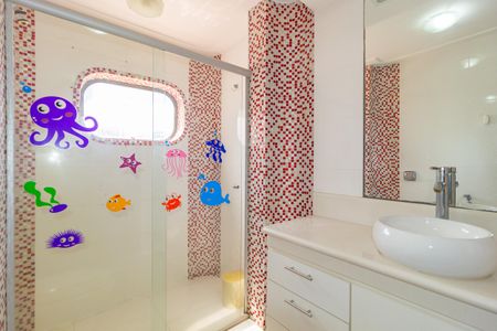 Apartamento à venda com 300m², 5 quartos e 3 vagasBanheiro da Suíte 2