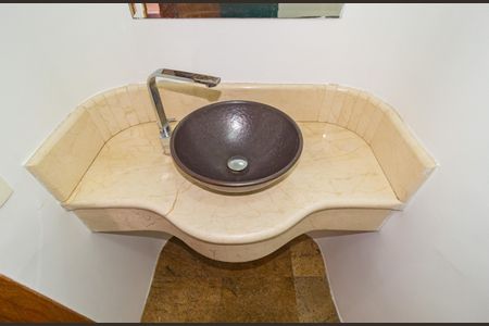 Apartamento à venda com 300m², 5 quartos e 3 vagasDetalhe - Lavabo