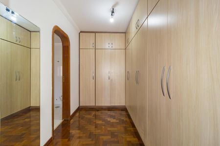 Apartamento à venda com 300m², 5 quartos e 3 vagasCloset - Suíte 3