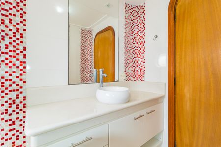 Apartamento à venda com 300m², 5 quartos e 3 vagasBanheiro da Suíte 2