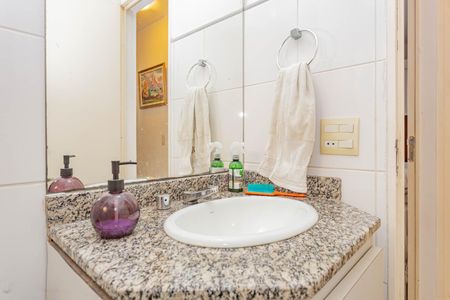 Apartamento à venda com 65m², 3 quartos e 2 vagasBanheiro Social