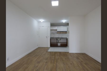 Sala de apartamento para alugar com 3 quartos, 70m² em Vila Suzana, São Paulo
