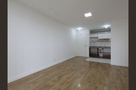 Sala de apartamento para alugar com 3 quartos, 70m² em Vila Suzana, São Paulo