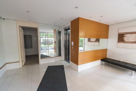 Apartamento à venda com 51m², 2 quartos e 1 vaga Apartamento à venda com 51m², 2 quartos e 1 vagaHall social