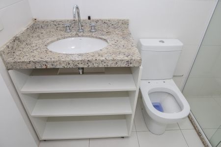 Apartamento à venda com 58m², 2 quartos e 1 vaga Apartamento à venda com 58m², 2 quartos e 1 vagaBanheiro da Suíte