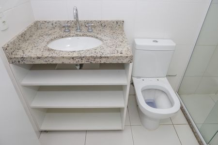 Apartamento à venda com 58m², 2 quartos e 1 vaga Apartamento à venda com 58m², 2 quartos e 1 vagaBanheiro Social