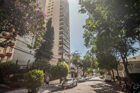 Apartamento à venda com 61m², 2 quartos e 1 vaga Apartamento à venda com 61m², 2 quartos e 1 vagaFachada