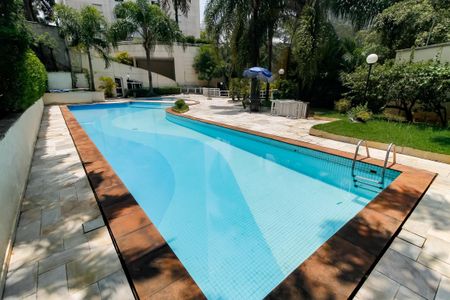 Apartamento à venda com 85m², 3 quartos e 2 vagas Apartamento à venda com 85m², 3 quartos e 2 vagasÁrea comum - Piscina