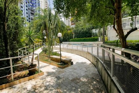 Apartamento à venda com 85m², 3 quartos e 2 vagas Apartamento à venda com 85m², 3 quartos e 2 vagasÁrea comum - Piscina