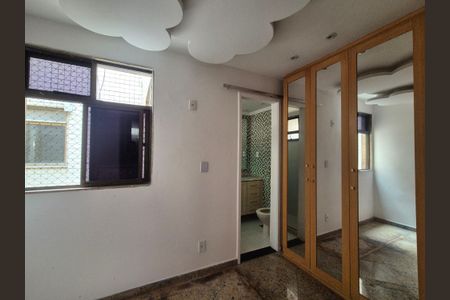 Apartamento à venda com 350m², 3 quartos e 2 vagas Apartamento à venda com 350m², 3 quartos e 2 vagasSuíte 1