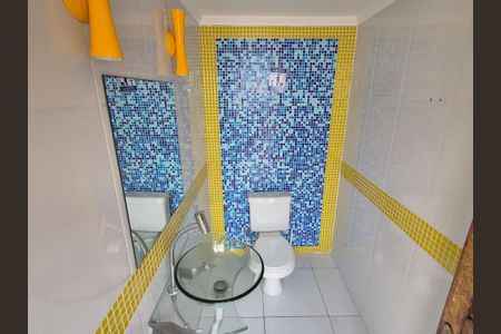 Apartamento à venda com 350m², 3 quartos e 2 vagas Apartamento à venda com 350m², 3 quartos e 2 vagasBanheiro de Serviço