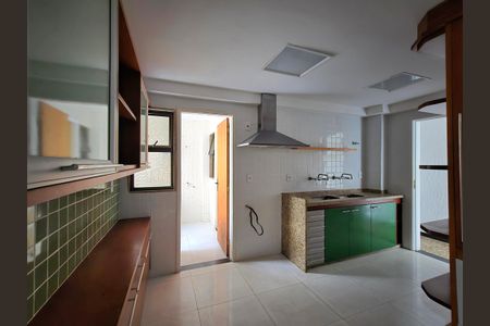 Apartamento à venda com 350m², 3 quartos e 2 vagas Apartamento à venda com 350m², 3 quartos e 2 vagasCozinha