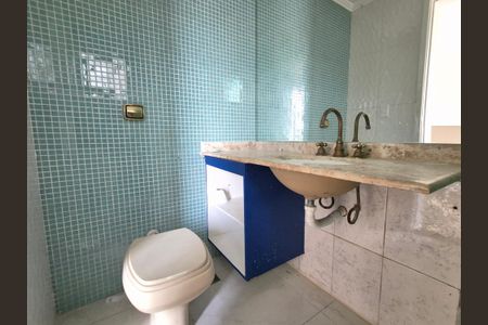 Apartamento à venda com 350m², 3 quartos e 2 vagas Apartamento à venda com 350m², 3 quartos e 2 vagasBanheiro suite 3