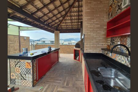 Apartamento à venda com 350m², 3 quartos e 2 vagas Apartamento à venda com 350m², 3 quartos e 2 vagasTerraço