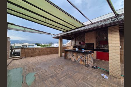 Apartamento à venda com 350m², 3 quartos e 2 vagas Apartamento à venda com 350m², 3 quartos e 2 vagasTerraço