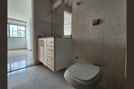 Apartamento à venda com 350m², 3 quartos e 2 vagas Apartamento à venda com 350m², 3 quartos e 2 vagasBanheiro suíte 2