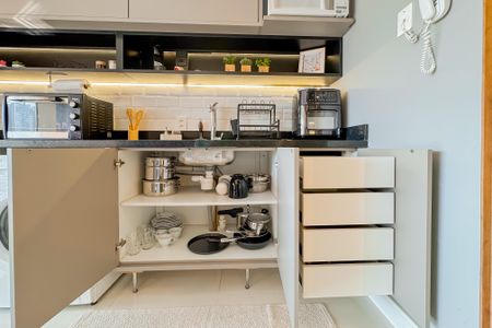 Studio à venda com 33m², 1 quarto e 1 vaga Studio à venda com 33m², 1 quarto e 1 vagaCozinha - Armários