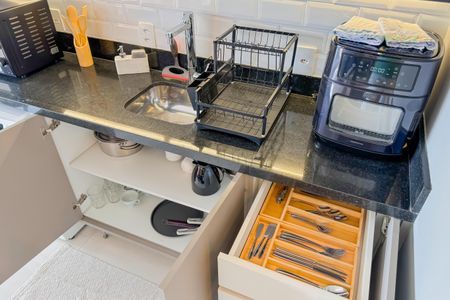 Studio à venda com 33m², 1 quarto e 1 vaga Studio à venda com 33m², 1 quarto e 1 vagaCozinha - Armários