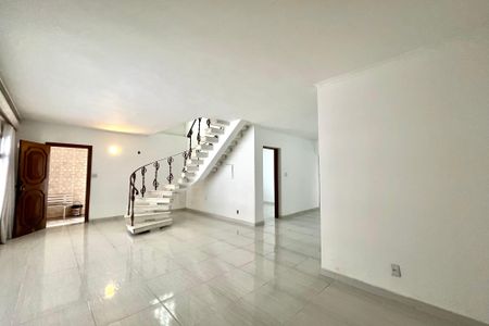 Sala de casa para alugar com 4 quartos, 500m² em Parque Jabaquara, São Paulo