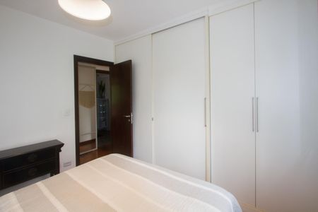 Quarto 1 de apartamento para alugar com 3 quartos, 78m² em Campo Belo, São Paulo