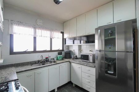 Apartamento para alugar com 138m², 3 quartos e 3 vagas Apartamento para alugar com 138m², 3 quartos e 3 vagasCozinha