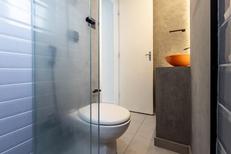 Apartamento à venda com 70m², 2 quartos e sem vaga Apartamento à venda com 70m², 2 quartos e sem vagaBanheiro Social