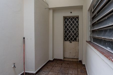 Casa à venda com 120m², 4 quartos e 2 vagas Casa à venda com 120m², 4 quartos e 2 vagasCorredor