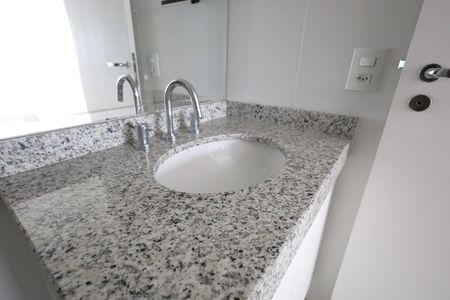 Apartamento à venda com 126m², 3 quartos e 2 vagas Apartamento à venda com 126m², 3 quartos e 2 vagasBanheiro da Suíte 1