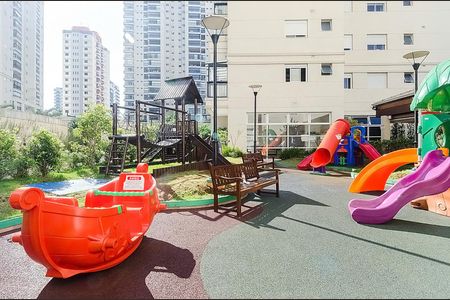 Apartamento à venda com 126m², 3 quartos e 2 vagas Apartamento à venda com 126m², 3 quartos e 2 vagasÁrea comum - Playground