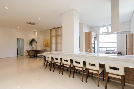 Apartamento à venda com 126m², 3 quartos e 2 vagas Apartamento à venda com 126m², 3 quartos e 2 vagasÁrea comum - Salão de festas