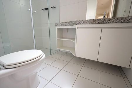 Apartamento à venda com 126m², 3 quartos e 2 vagas Apartamento à venda com 126m², 3 quartos e 2 vagasBanheiro da Suíte 2