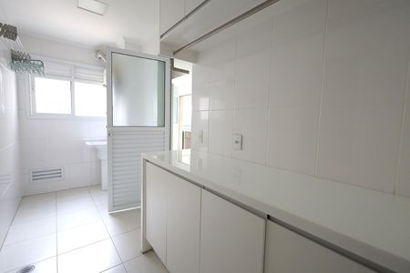 Apartamento à venda com 126m², 3 quartos e 2 vagas Apartamento à venda com 126m², 3 quartos e 2 vagasÁrea de Serviço