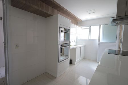 Apartamento à venda com 126m², 3 quartos e 2 vagas Apartamento à venda com 126m², 3 quartos e 2 vagasCozinha
