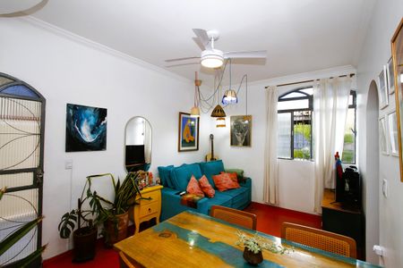 Casa para alugar com 2 quartos, 110m² em João Pinheiro, Belo Horizonte