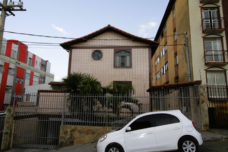 Casa à venda com 110m², 2 quartos e 1 vagaFachada