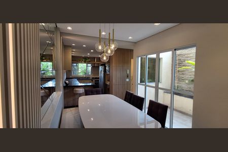 Casa à venda com 272m², 3 quartos e 4 vagas Casa à venda com 272m², 3 quartos e 4 vagasCopa