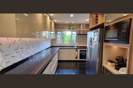 Casa à venda com 272m², 3 quartos e 4 vagas Casa à venda com 272m², 3 quartos e 4 vagasCozinha