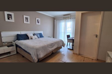 Casa à venda com 272m², 3 quartos e 4 vagas Casa à venda com 272m², 3 quartos e 4 vagasSuíte Master