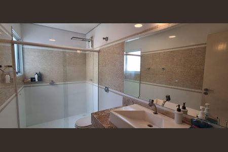 Casa à venda com 272m², 3 quartos e 4 vagas Casa à venda com 272m², 3 quartos e 4 vagasBanheiro Suíte Master