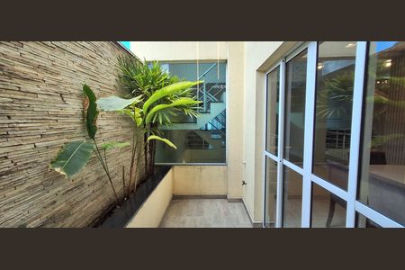 Casa à venda com 272m², 3 quartos e 4 vagas Casa à venda com 272m², 3 quartos e 4 vagasJardim de inverno