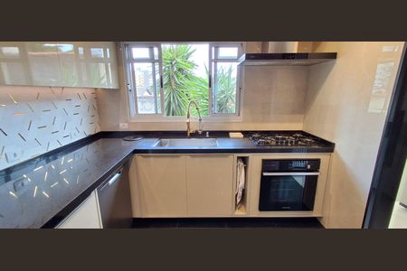 Casa à venda com 272m², 3 quartos e 4 vagas Casa à venda com 272m², 3 quartos e 4 vagasCozinha