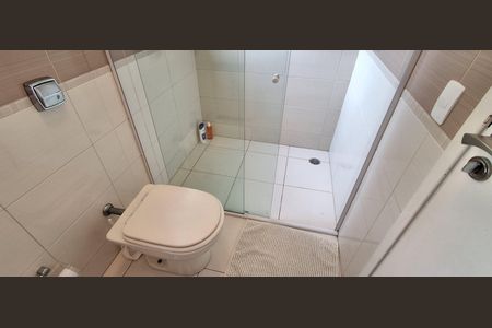 Casa à venda com 272m², 3 quartos e 4 vagas Casa à venda com 272m², 3 quartos e 4 vagasBanheiro Social