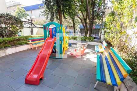 Apartamento à venda com 55m², 2 quartos e 1 vaga Apartamento à venda com 55m², 2 quartos e 1 vagaÁrea comum - Playground