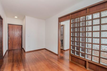 Sala de apartamento para alugar com 1 quarto, 50m² em São João, Porto Alegre