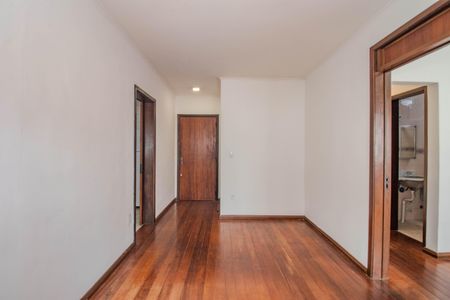 Sala de apartamento para alugar com 1 quarto, 50m² em São João, Porto Alegre