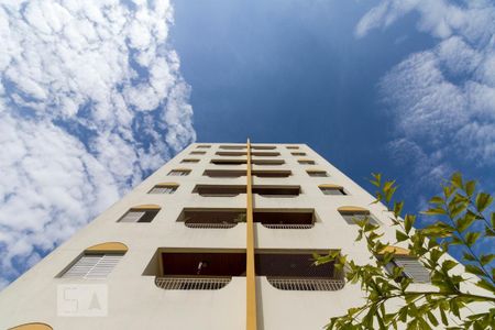 Apartamento para alugar com 60m², 2 quartos e 1 vagaFachada