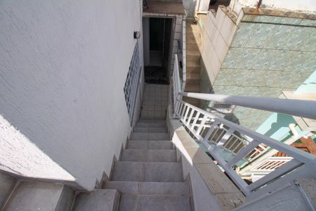 Casa para alugar com 120m², 3 quartos e sem vaga Casa para alugar com 120m², 3 quartos e sem vagaEscada