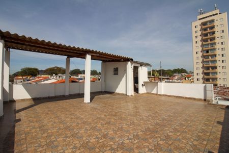 Casa para alugar com 120m², 3 quartos e sem vaga Casa para alugar com 120m², 3 quartos e sem vagaTerraço