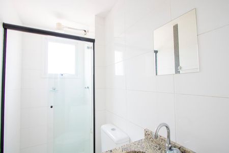 Apartamento para alugar com 58m², 2 quartos e 1 vaga Apartamento para alugar com 58m², 2 quartos e 1 vagaBanheiro social